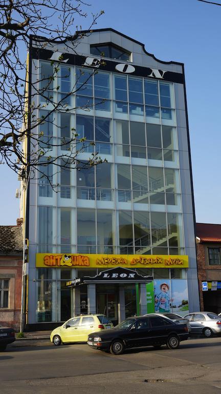 City Hostel Panorama Oujhorod Extérieur photo